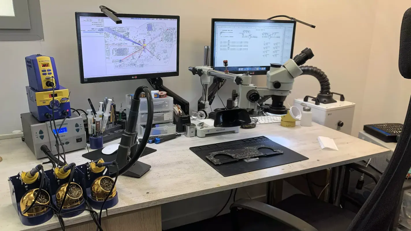 Un poste de micro soudure